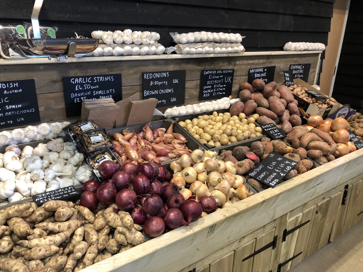 MudwallsFG's tweet image. @TheFarmSUA we @Mudwalls are delighted to show how fabulous #freshproduce can look with some time and effort #farmshop