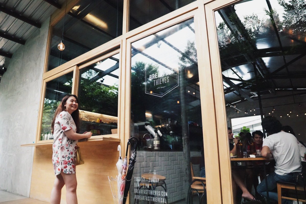 Dan_king888's tweet photo. After a days worth of shopping, take a break and chill at Breakfast Thieves as they provide you with the perfect ambiance. #PrelovedIsReloved #AMU2787live2019 https://t.co/XwP0eJ6dGD