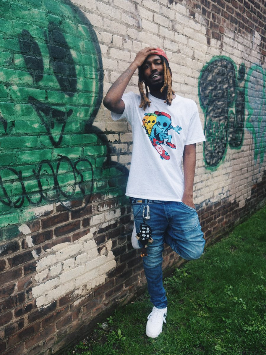 YoungFlooat's tweet photo. #2FLY2WALK @2flyy2walkk 👽🛹
———————————————
📸: @Upindemcloudz https://t.co/Gv3HuxRUXc