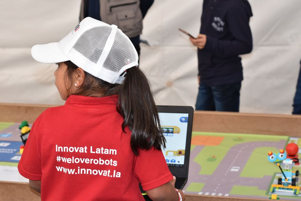 🤖 Gracias @Avianca <a href="/adtechcolombia/">ADTECH S.A.</a> @ProBogotaRegion @RENFORTcol @BUENCONSEJOBOG <a href="/DondeJimmy/">LECHONERIA 2.0</a> <a href="/tdrobotica/">tdrobótica.co</a> <a href="/bictia/">BICTIA</a> <a href="/GrandesGenios/">Grandes Genios</a> <a href="/HogaruCol/">Hogaru</a> por apoyarnos a que más niñ<a href="/s/">『S』</a> 👱🏽👧 hagan parte de las <a href="/WROOfficial/">World Robot Olympiad</a> en 🇨🇴 #WROColombia #weloverobots #roboticacolombia 😊