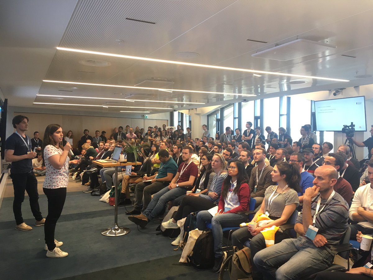 Now Eva van Weel &amp; Fabian Jansen presenting “What’s the uncertainty on your ML prediction?” #pydataamsterdam <a href="/pydataamsterdam/">PyData Amsterdam</a>