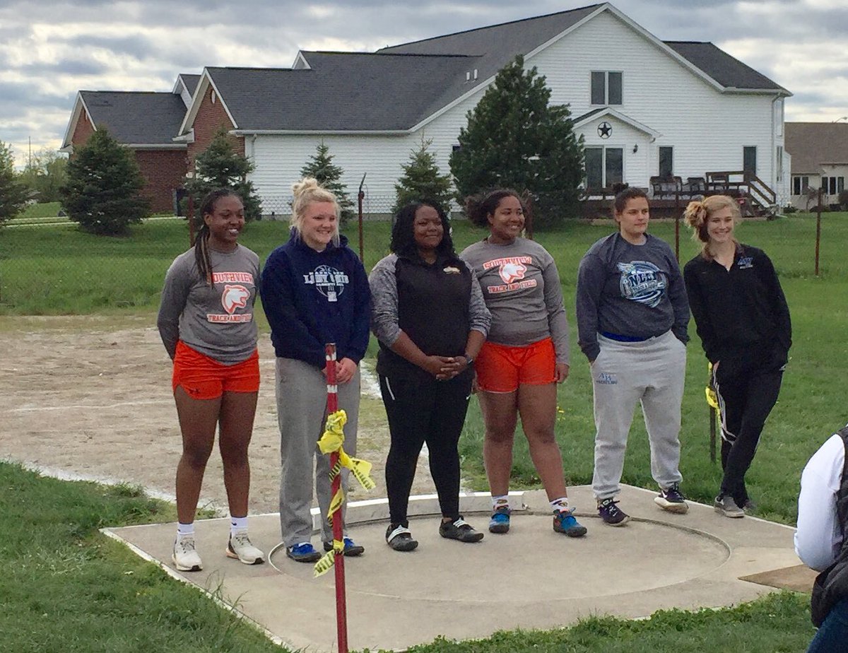 PerrysburgTrack's tweet photo. Great job to Connor Muck for placing 4th in Discus and also to Taji Pickett and Madison Fisher who were 4th and 6th in Shot. Nice throws! https://t.co/kZvkNHdQBC