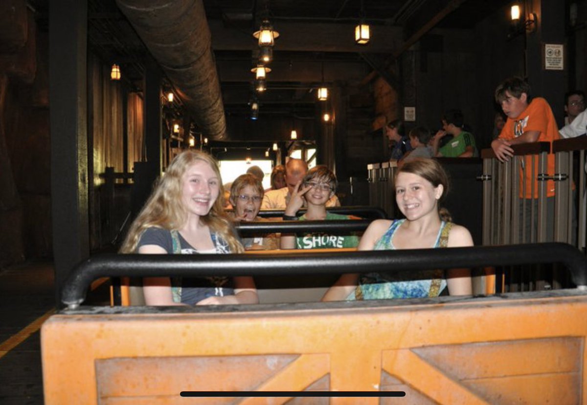 MaddieHenniger's tweet image. Congrats to my middle school bff @torigilooly for makin it this far, I know I it’s been a rollercoaster!! #utgrad2019