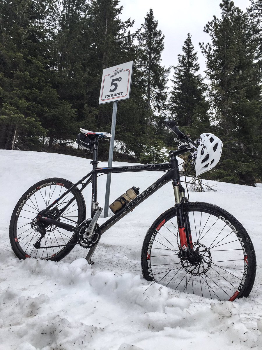 Juribaruffaldi's tweet photo. Buona la prima ... Passo del Mortirolo, due giorni di sole e la strada è tutta pulita !!!
Salewa Store Sondrio https://t.co/rOn5aimM9p