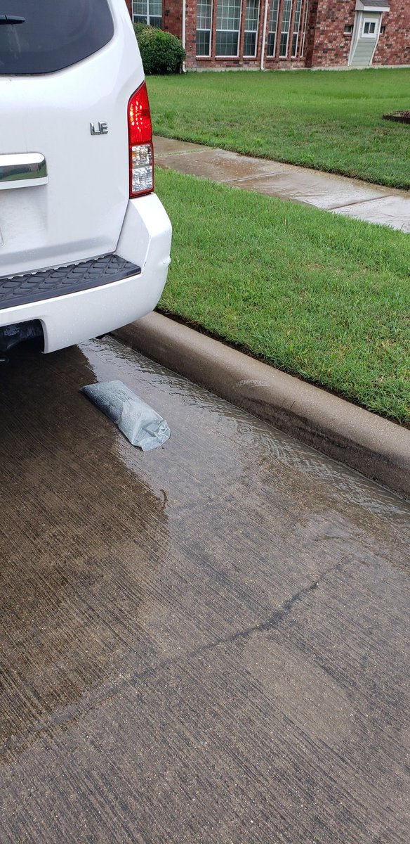 KBanowsky's tweet image. My mom turned 85 on Monday.  Getting out in the rain to retrieve her @dallasnews out of the gutter is getting tougher and tougher.  If she's lucky, it at least makes it into her yard.  Most days she's not so lucky. #TryHarder