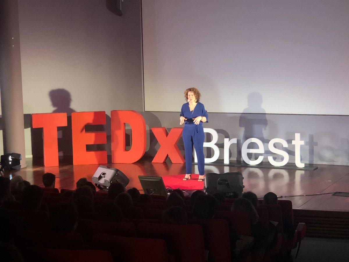TEDxBrestFR's tweet photo. « Trouver sa place » par Caroline Jeauneau-Rossec, au #TEDxBrest https://t.co/RbdU8KtqYQ
