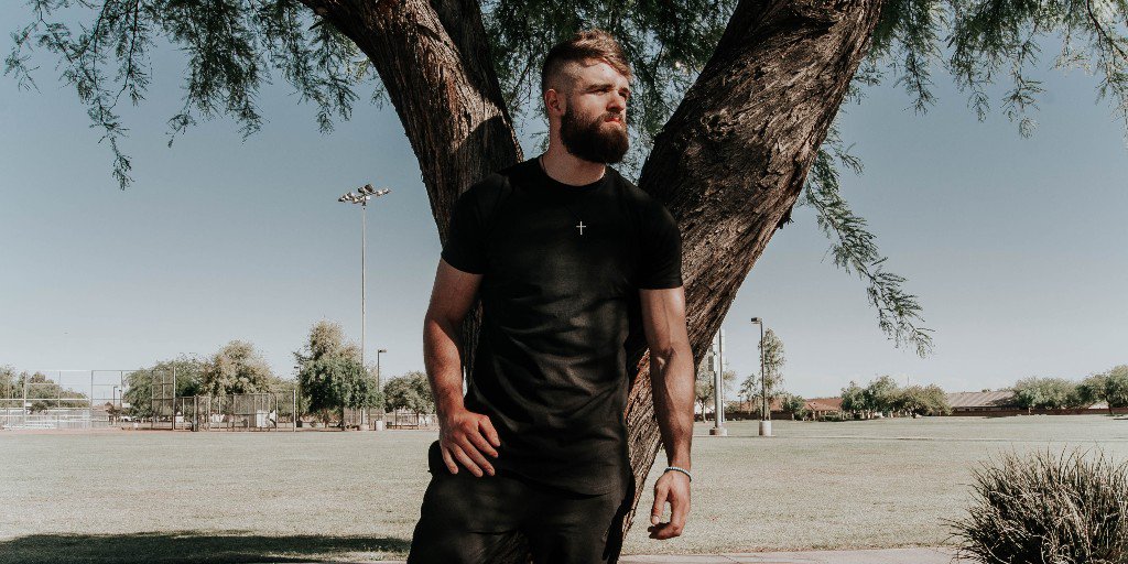 Modus_Apparel's tweet photo. All black will never go out of style. Max VanKempen in ENERGY Joggers and Scoop Bottom Tee. #code #black
.
https://t.co/xFMVQAlfWd
.
#fitnesswear #fitness #workoutgear #streetwear #joggers #sale #fashionable #moduslife #moduslove #modusfamily #modusapparel #feelbetter #dobetter https://t.co/cg0bLeG2B9