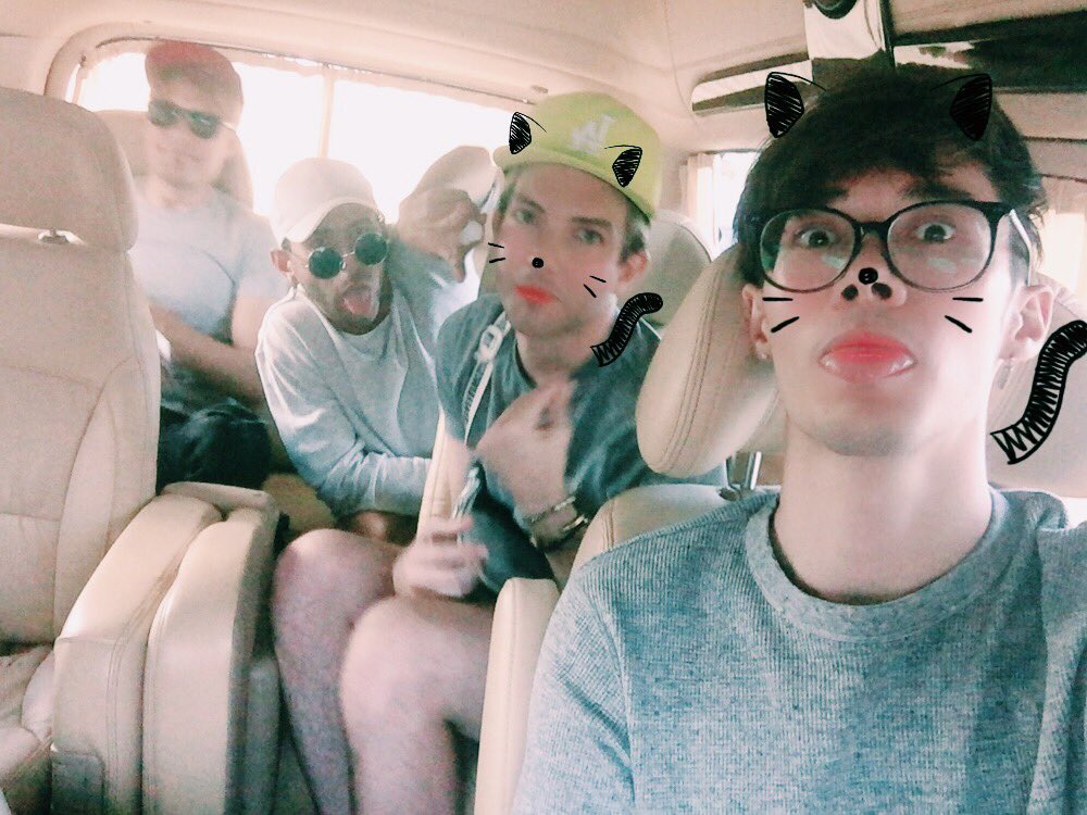 exp_edition's tweet photo. 💘우리 BB님들~ 잘 지냈어요?! 보고싶어요~~ㅠㅠ 
BBの皆さん！お元気ですか？楽しいゴールデンウィークすごせましたか？✨
BBs! How are you? Miss you + hope you are having good weather wherever you are!🥰
#이엑스피에디션  #코키 #시메 #프랭키 #헌터  #光希 #シーメ #フランキー #ハンター https://t.co/1Psrbqqzni