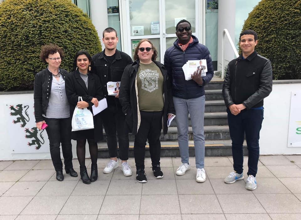 JeunesSocNord's tweet photo. Engagés dans la campagne des #Europeennes2019, les Jeunes Socialistes du Nord étaient aujourd’hui à Santes pour soutenir nos camarades dans la promotion de la liste @enviedeurope ! 🌹

#CombatsCommuns #Glucksmann https://t.co/64DLBPIVD4