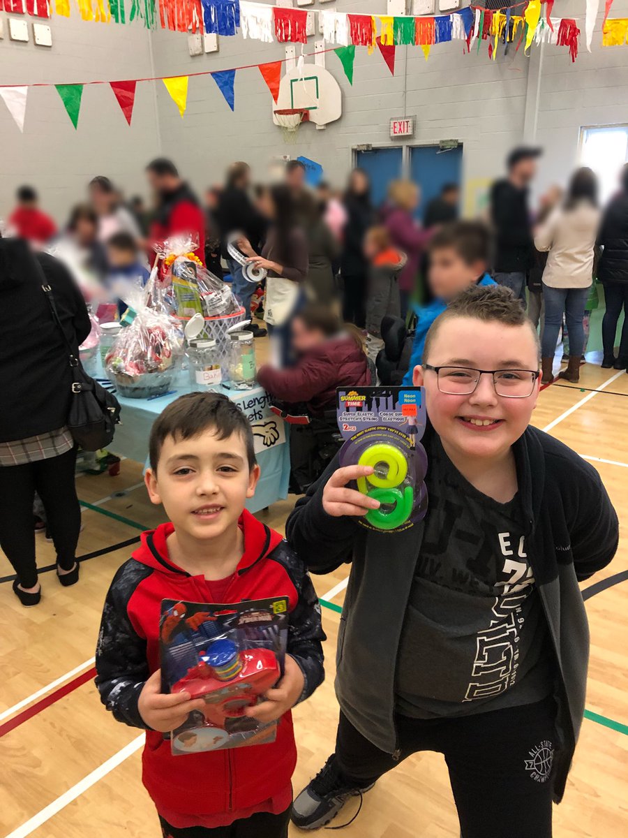 ChadPerrin's tweet photo. #PerrinBoys loving life @Hazelwood_Elem #SpringFair2019 https://t.co/vbvK1t9IxW