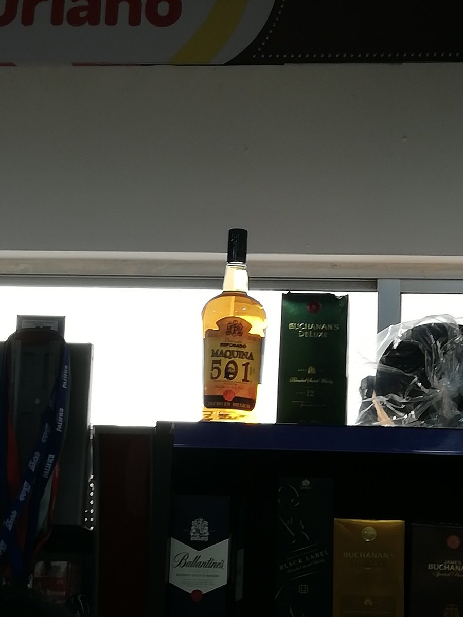 marcogasca's tweet photo. @ChumelTorres Miren, en Querétaro venden su Tequila #Maquina501 https://t.co/F8lJ8sBGaK