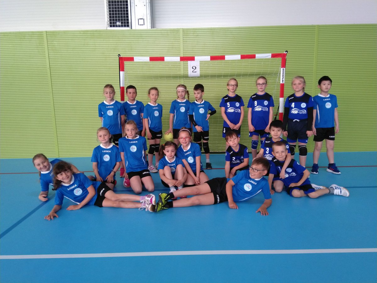 hazenabelapb's tweet photo. Přípravka @sokolbela se dnes zúčastnila turnaje v Mělníku. #hazena #sksh #handball #hazka https://t.co/nHIKuWnErM