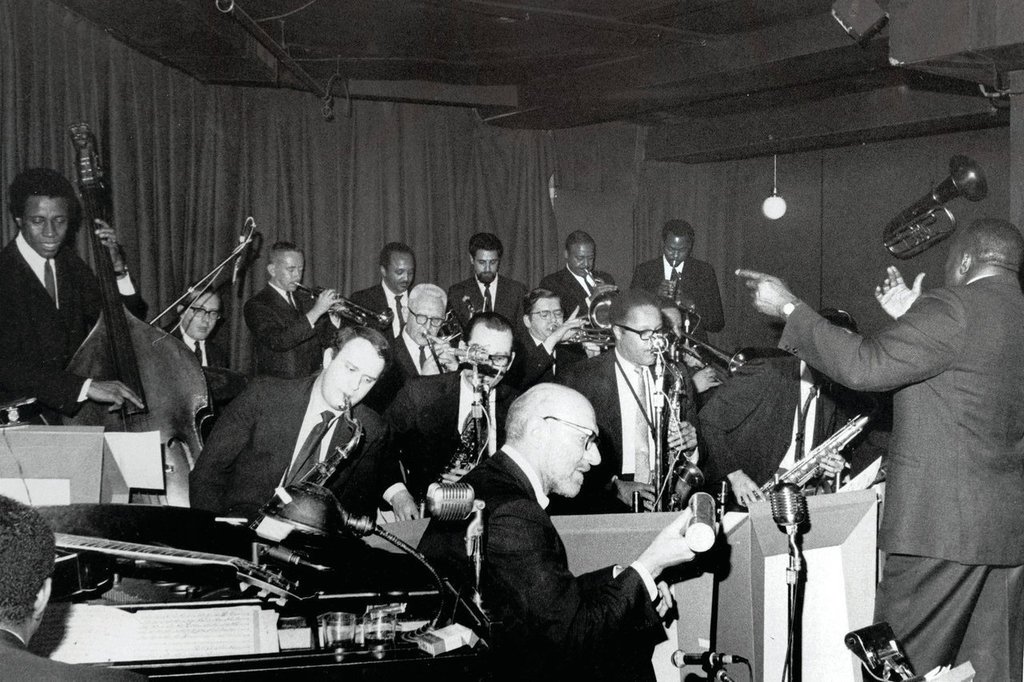 Просто джаз. Джазовый оркестр Биг-бэнд 20 век. Первые музыканты. Ереванский джазовый оркестр 1970 год. Хьюстонский оркестр 1930 год.