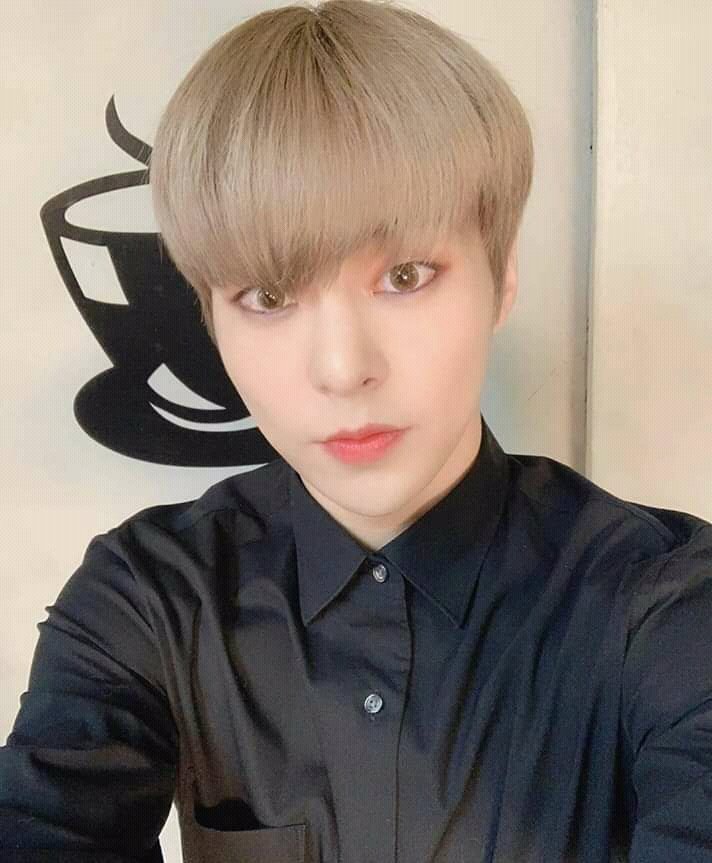 MinYoon04694872's tweet photo. erything always has a moment, where you have to say goodbye to what you love most.
saying 'Goodbye' is something that sometimes hurts just thinking about it. @weareoneEXO 
#XIUMIN_always_you https://t.co/BuBXTyz9CQ