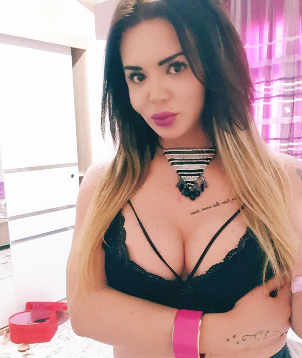 #mersintravesti #Mersin #mersinpasif #mersinsikis #mersincd #mersinmezitli #mersinswinger #mersintravestileri #pozcutravesti #pozcu #mersinmarina #mersincarsi #mersinforum #mersinbayan POZCU TRAVESTİ CEREN.05339163000 SINIRSIZ SEX VE MUAMELE.İSTER AKTİF İSTER PASİF😋😘