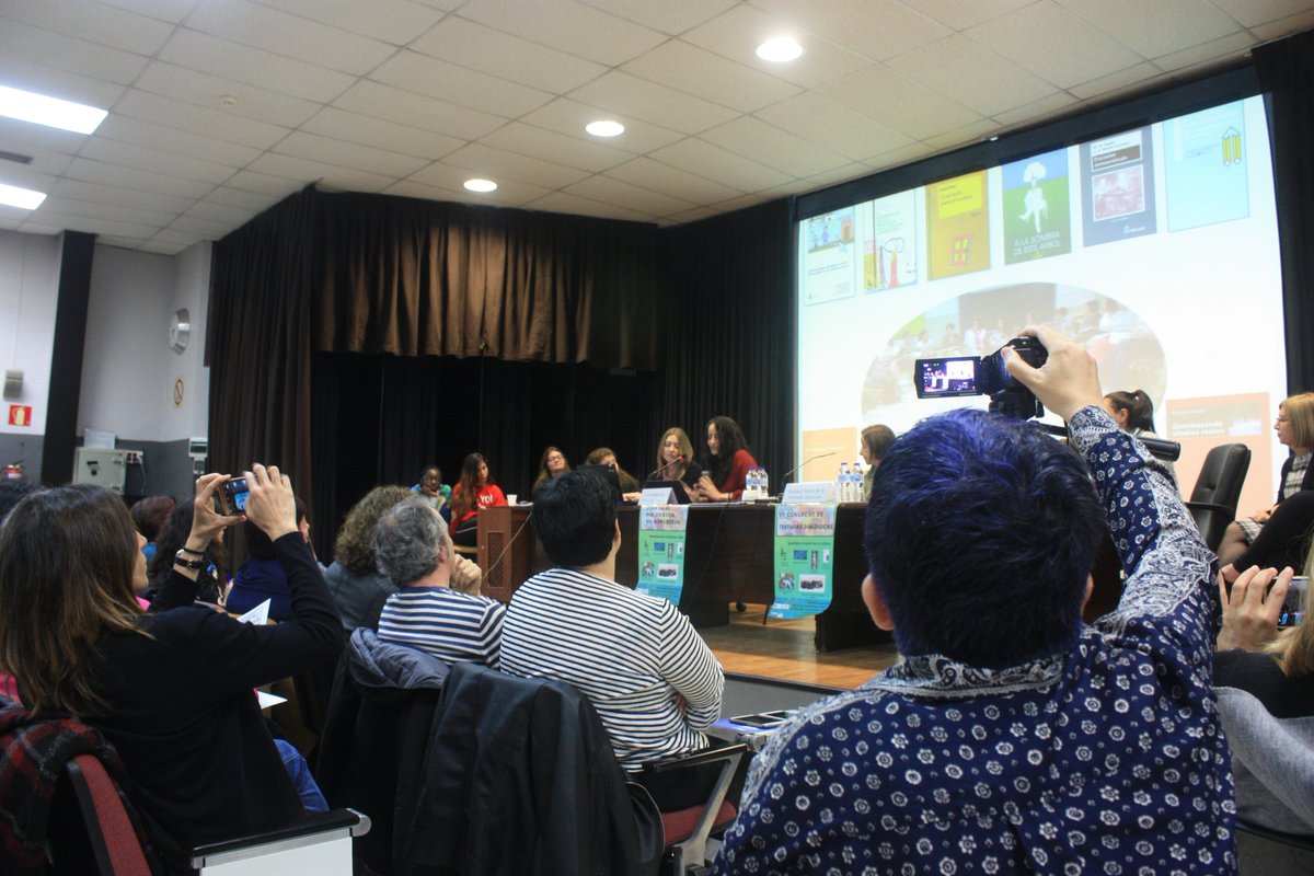 AdarraE's tweet photo. Mañana intensa en el Congreso de Tertulias Dialógicas en la EOI de #Deusto #Bilbao ¡A punto de comenzar la sesión de la tarde! https://t.co/QNPnfFVGN2