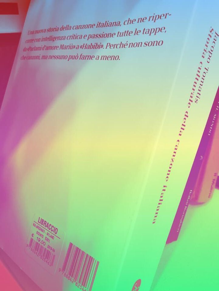 jacotomatis's tweet photo. Non ditelo a @ilSaggiatoreEd ma sto scontato al 50% al @libraccio al #SalTo19 - #solounacopia https://t.co/dssl5faAxF