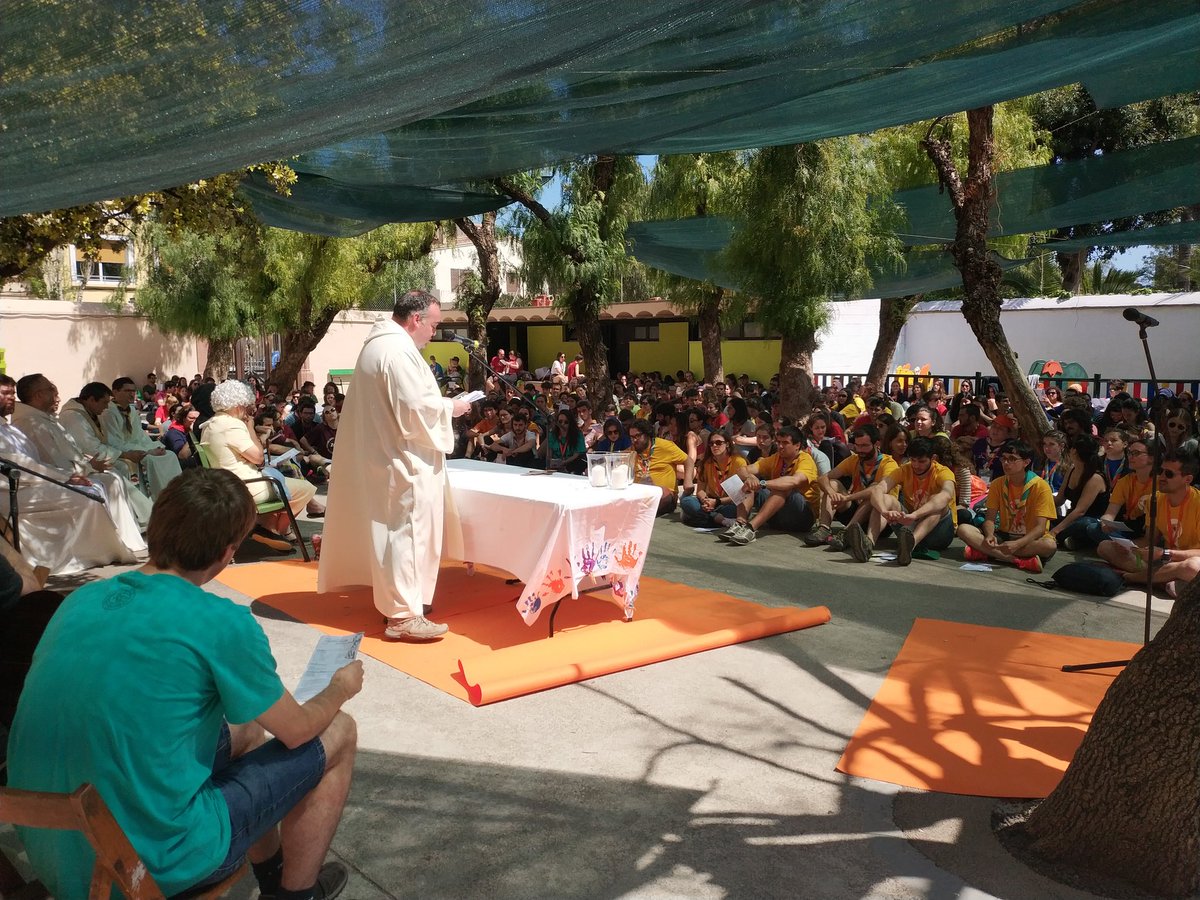 esplaisMCECC's tweet photo. Ens aturem un moment per escoltar-nos i compartir un moment de reflexió amb la celebració de l'eucaristia. #SomMoviment #esplaisMCECC #SomClauMCECC https://t.co/sNpCO3dcNR