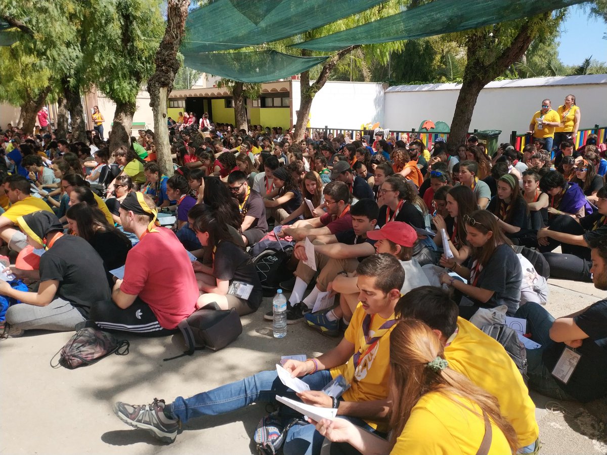 esplaisMCECC's tweet photo. Ens aturem un moment per escoltar-nos i compartir un moment de reflexió amb la celebració de l'eucaristia. #SomMoviment #esplaisMCECC #SomClauMCECC https://t.co/sNpCO3dcNR