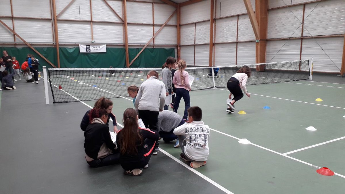 Journée #interdegrés paralympique pour la labellisation #JO2024 des écoles <a href="/EcoleFlaubert/">Ecole Vimoutiers Flaubert La Varende</a> <a href="/EcoleQueneau/">Ecole Raymond  Queneau</a> <a href="/ECrouttes/">Ecole de Crouttes</a> et du collège 
Merci à l’équipe EPS,aux enseignants présents 
Coup de chapeau à Mme Gaignon pour l’organisation 👍
<a href="/FRAparalympique/">Comité Paralympique et Sportif Français</a> #élèvesVimoutiers <a href="/Jo2024Paris/">JO2024PARIS</a>