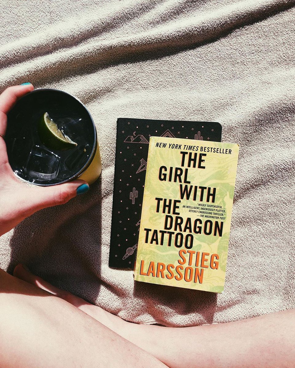 What is your current favorite read? We’d love to hear in the comments! 📚 #reading #beachlife #books #beachread