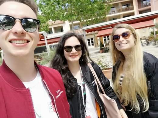 JuniorEdl's tweet photo. @adrien_cnje, CM de la @cnje, est bien sollicité par les participants du #CNE19 pour réussir le #defi18 ! https://t.co/by4cna04cS