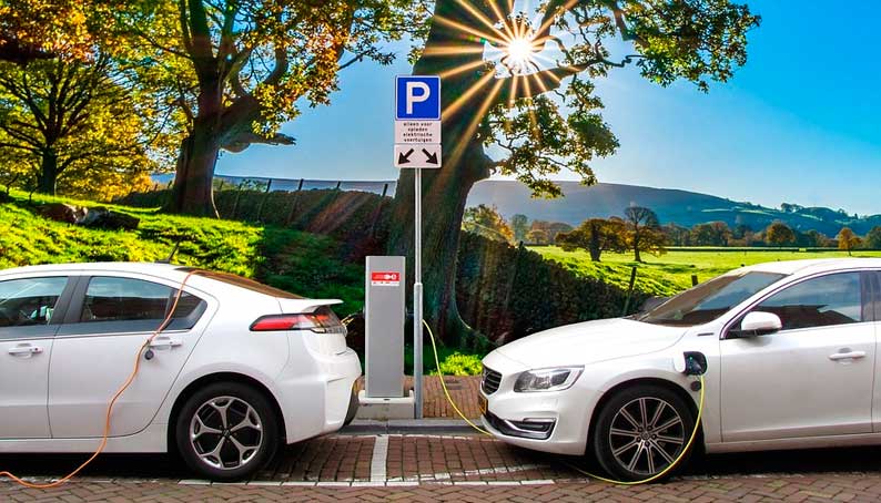 RevistaSegurid2's tweet photo. ¿Son los vehículos eléctricos más seguros que los de gasolina?

Averígualo en https://t.co/hzeokFj58G o descarga GRATIS la última edición en el siguiente link: https://t.co/3xTXuljx5V https://t.co/Bn5FzxhT8v