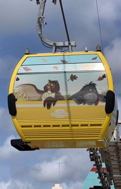 MagicIntheAir_'s tweet image. The brand new #DisneySkyliners look super impressive over at @WaltDisneyWorld!!! Super impressive too💕. Who's excited for their opening!! Who can't wait to ride above the sky and see Disney in a whole new perspective 👌🔆.