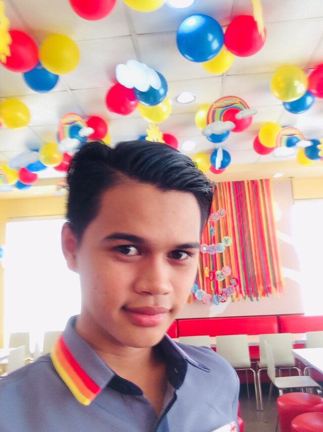 mishkd_'s tweet photo. Hopeless romantic but still living a colorful life 🌈 #LabanPuso #awesoME #KayaPa #WalangPoreber https://t.co/7Pdcz9COAA