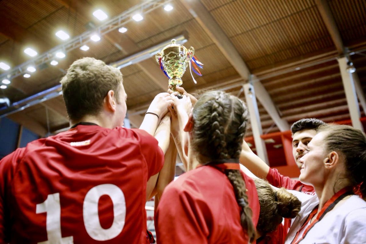LSorecaEU's tweet photo. With Sami Frasheri High School raising the cup of the Volleyball championship, we are closing #EuropeWeek2019🇪🇺 on the #PowerofYouth! 
Thanks to everyone who took part of a week of activities, debates and encounters.Till soon for our Structured Dialogue with🇦🇱youth! #EUforAlbania https://t.co/HrbyWuLW50