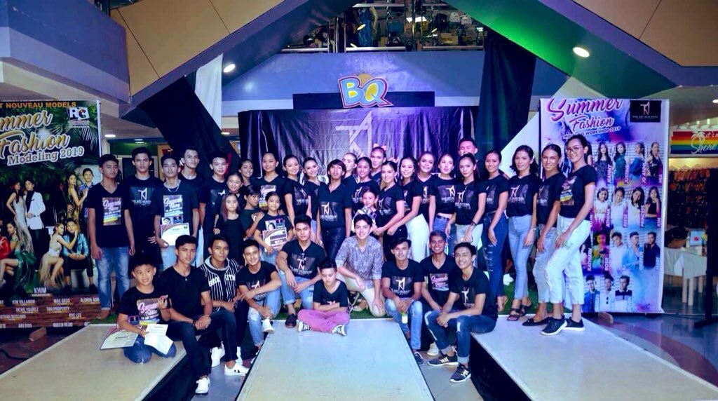 JellyMigrino's tweet photo. My Art Nouveau Fam! ❤️❤️
#Reunited #TANModels https://t.co/MIWYLUBerx