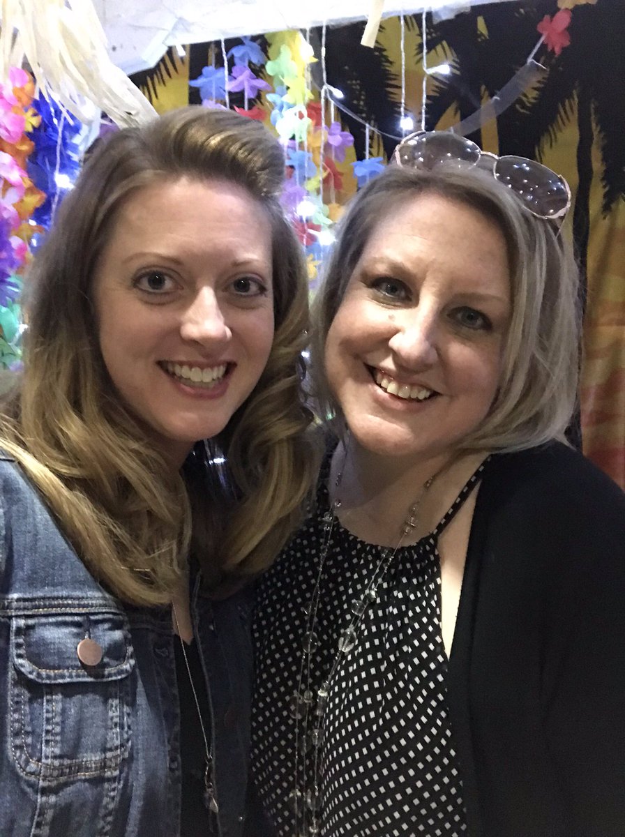 CoachVoegel's tweet photo. Aloha, @HesterJrHigh Dinner Dance 2019! The PTA did a great job planning a night of fun, food, and dancing! These upstanding students and my colleagues made the night even better! 🎉🌺💃🏻🌺🎉 @stay_gold210 @mr_zablocki @MrBulferD84 #hesterpride #d84ontrack https://t.co/L3xwHRDUgh