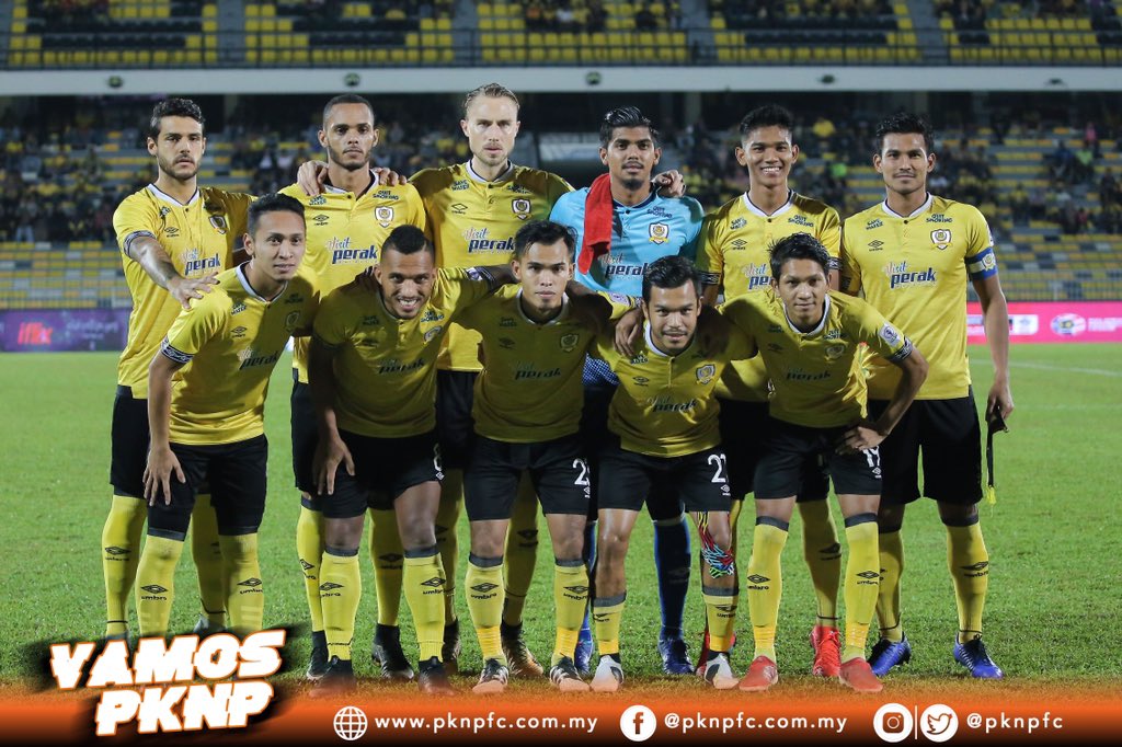 pknp_fc's tweet photo. #QuarterFinalTwo - Shopee Piala FA 2019
.
.
β½ @peraktbgmy VS PKNP FC
π
11 MEI 2019 (10.00 PM)
β° STADIUM PERAK, IPOH
.
#ShopeePialaFA2019
#VamosPKNP πΆβ«
#KuluKilir β½
#orensemuabangun
#PerakDerby https://t.co/DpWEU4kgWo
