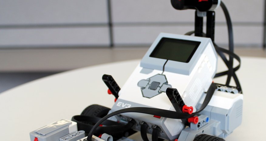HamiltonLibrary's tweet photo. Make your LEGO come to life! Great program for the 8-12 year olds looking to learn how to program using simple code with LEGO Mindstorms. Few spots remaining for next Wed May 15, 6pm at the #HPLBarton Branch. Register online: https://t.co/1gMk8HldfT #HamOnt #STEM @TheShermanHub https://t.co/geSL9wvW6r