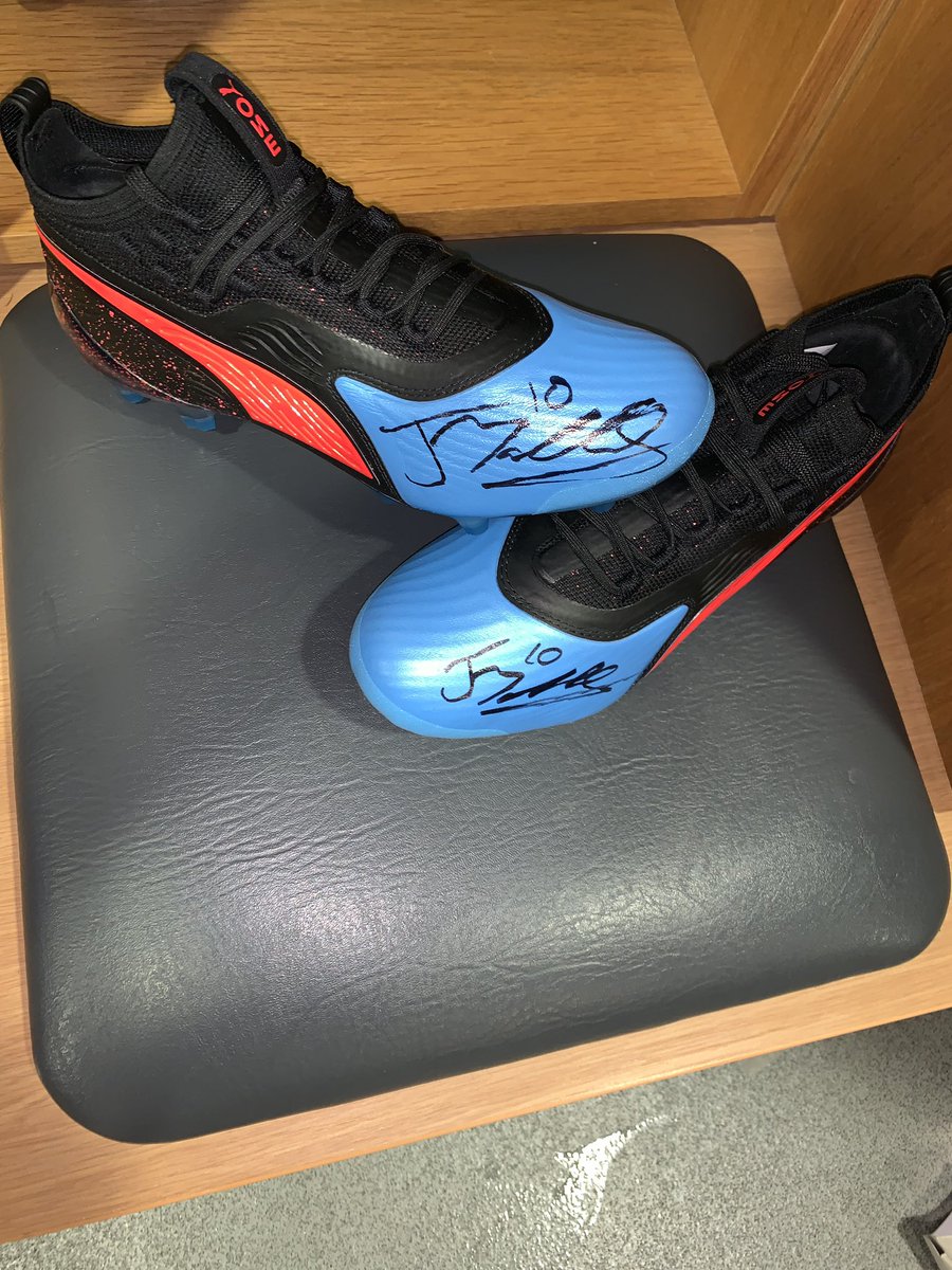 Madders10's tweet image. As a thankyou for all your guys support this season I am giving away a pair of my signed @pumafootball boots. To be in with a chance, all you need to do is follow me and RT this tweet. A winner will be picked at random after the game tomorrow night. #JM10
