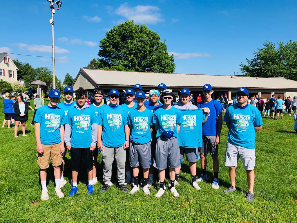 Falcons giving back to the community today at the 2019 Hunger Run! #Ubuntu #bethereforothers