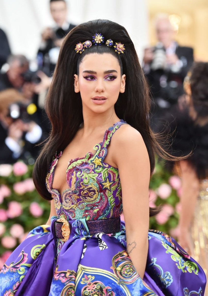 metgalafashion_'s tweet photo. Dua Lipa at the 2019 #MetGala https://t.co/e8R0jyW7Ov