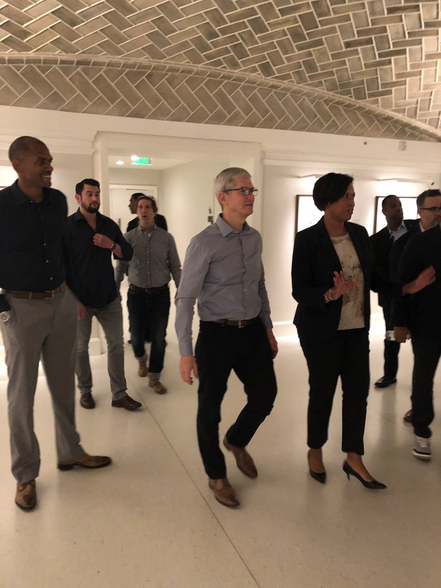 TheEventsDC's tweet image. What a great start to the next chapter for #DC. Pictured here — visionaries. Thank you for your leadership!  #AppleCarnegieLibrary