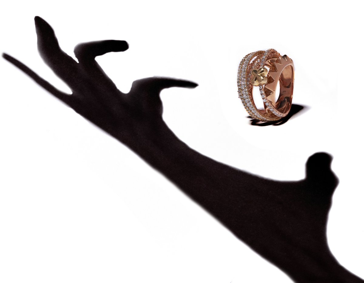 Midas Touch☝️ 
Be precious, be you with Shari's signature gold jewelry.
.
.
.
.
.
#jewellery #jewelry #fashion #earrings #accessories #necklace #handmade #gold #love #silver #style #jewels #ring #rings #jewelrydesigner #diamond #handmadejewelry #jewelrydesign #diamonds