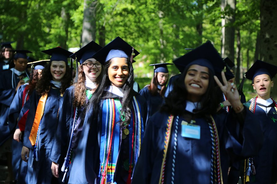 DrewUniversity's tweet photo. The outdoor procession begins. #DrewU #Drew19 https://t.co/Pheze0IOIh