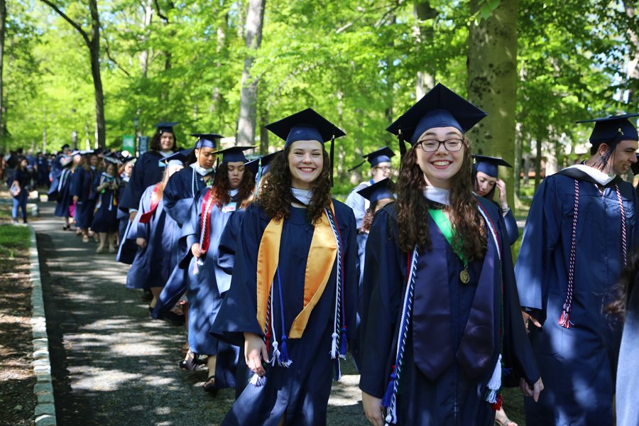 DrewUniversity's tweet photo. The outdoor procession begins. #DrewU #Drew19 https://t.co/Pheze0IOIh