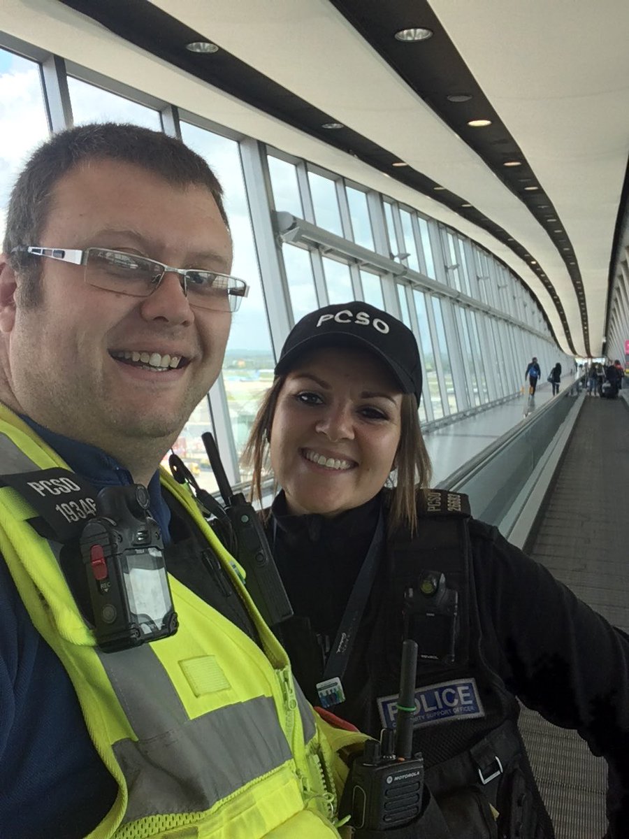 Vic_Finch1's tweet photo. On patrol this afternoon with PCSO Brown. Community Policing @Gatwick_Airport #ProjectDisrupt #KeepingGatwickSafe https://t.co/jahSbsA9rT