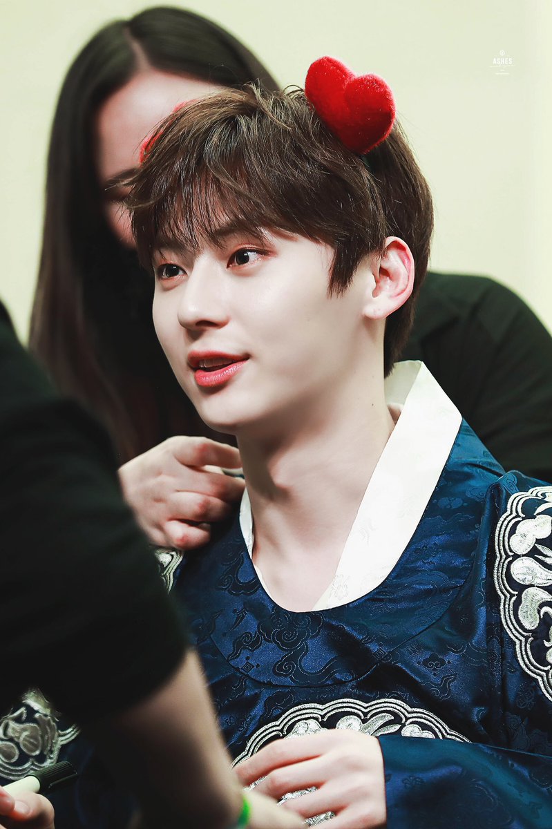 Ashes_mh's tweet photo. 190511❣️

#민현 #황민현 #minhyun #뉴이스트 #NUEST https://t.co/con9pEAmOv