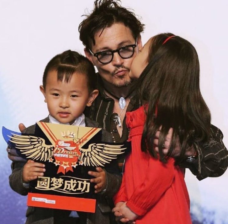 JDeep002's tweet image. Another award winner for my baby girls and boy, they are my loyal fans I love them all.