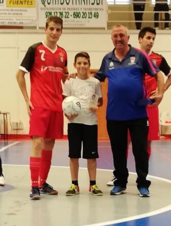 ⚽️ Resultado ⚽️

<a href="/fsSalaQuinto/">Sala Quinto</a> 6-4 <a href="/unioncalatayud/">A.D.Peña la Union</a> 

Victoria que permite seguir con opciones en la lucha por el descenso.
Antes de comenzar el encuentro se homenajeo a Martin, jugador integrante de la sel. Aragonesa benjamin que se proclamaron subcampeones de España.