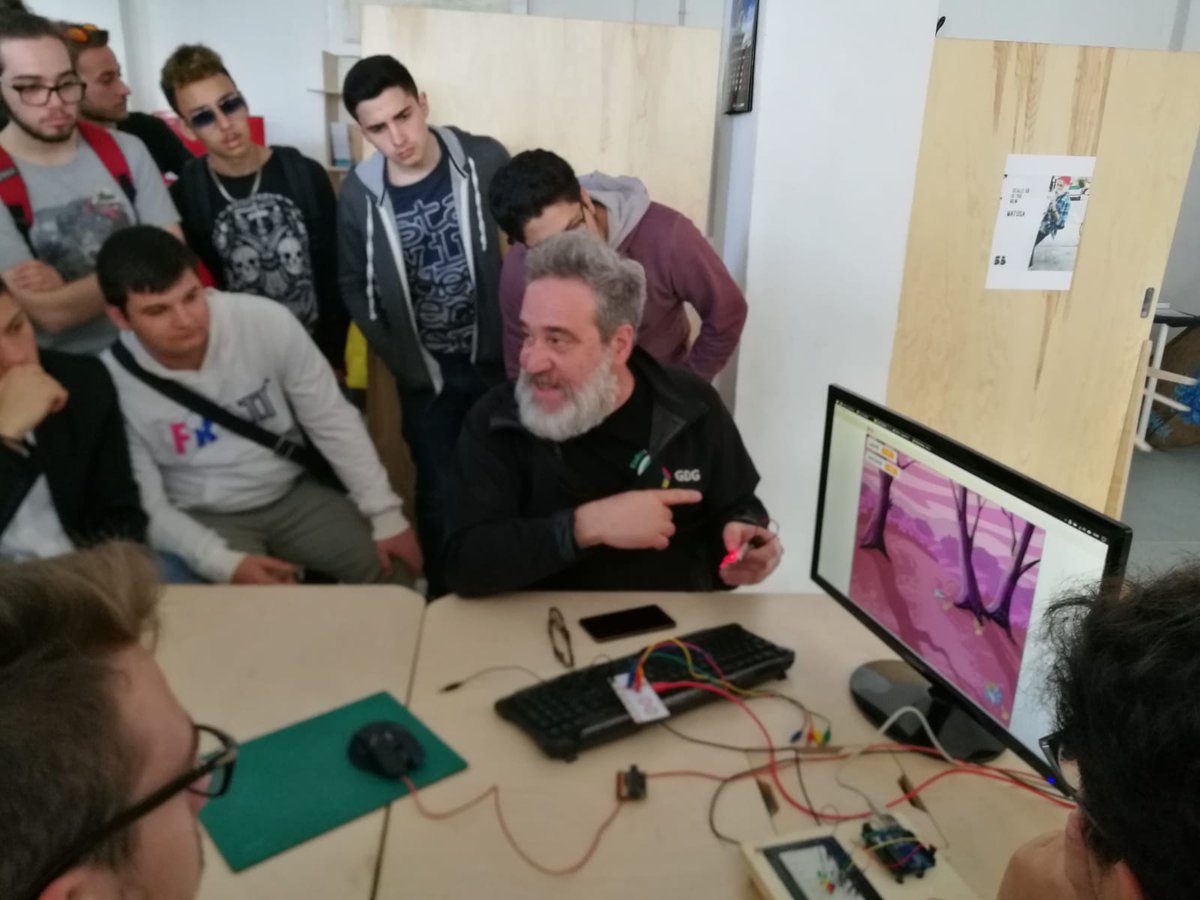 CoderDojoPA's tweet image. Oggi abbiamo festeggiato lo #ScratchDay allo #Scalo5b di #Palermo!
Info: coderdojopalermo.wordpress.com/2019/04/22/scr…