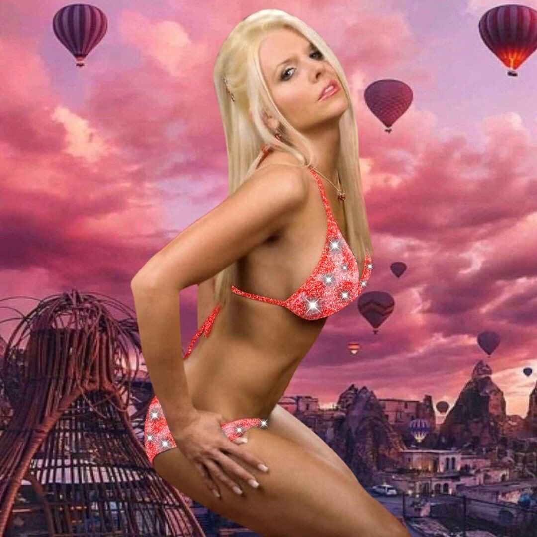 Czechmodel's tweet image. She was everything real in a world of make-believe. ✨🎈✨ #atticus