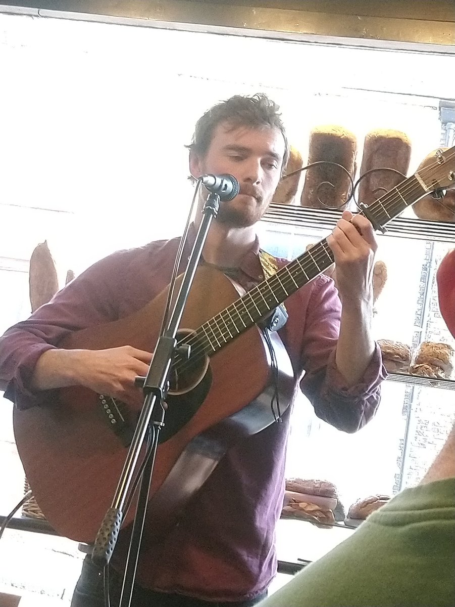 novitaparrish's tweet photo. Folk music treats on Saturday evening #folkmusic #livemusic #durham https://t.co/mtwkIyPTgy