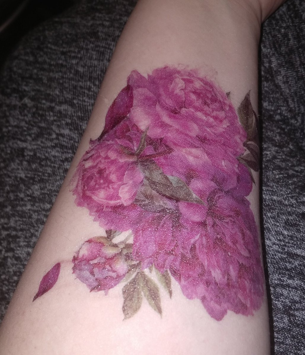 lyka_zai_'s tweet photo. Решение, как скрыть шрамы на руке https://t.co/KlIYl52Mdz