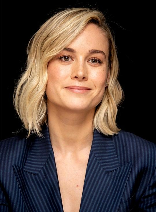 DarkSanti97's tweet photo. Desde esta cuenta rechazamos y condenamos las críticas desmesuradas y maliciosas que le hacen a esta ser de luz llamada Brie Larson.
Una actriz inigualable, luchadora y que tiene un corazón infinito. Se merece TODO lo bueno del universo. #RespectBrieLarson #AvengersEndgame 😋😋 https://t.co/0W2hLh00xV